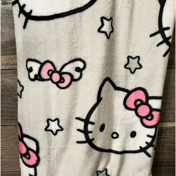 *NEW* Hello Kitty Grey Bows & Stars Blanket. - Picture 1 of 4